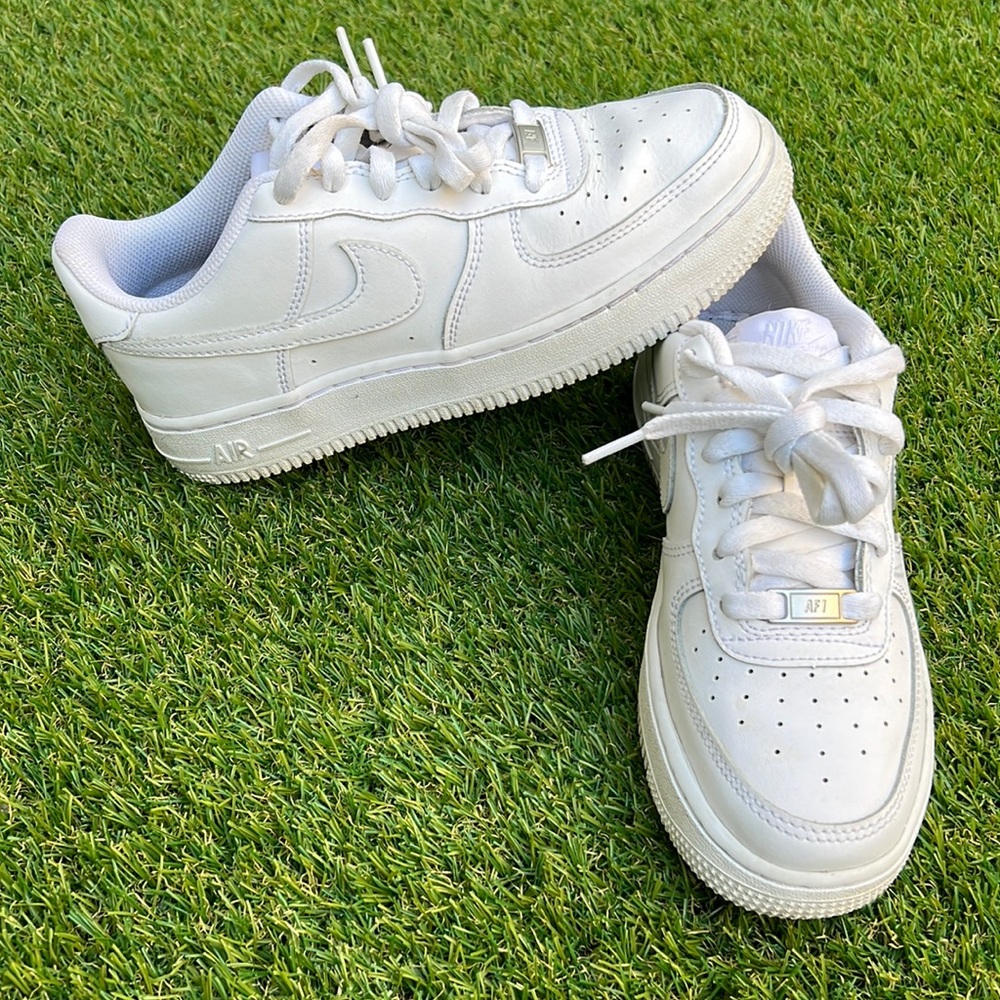 ***Air Force Ones Sz 5Y***